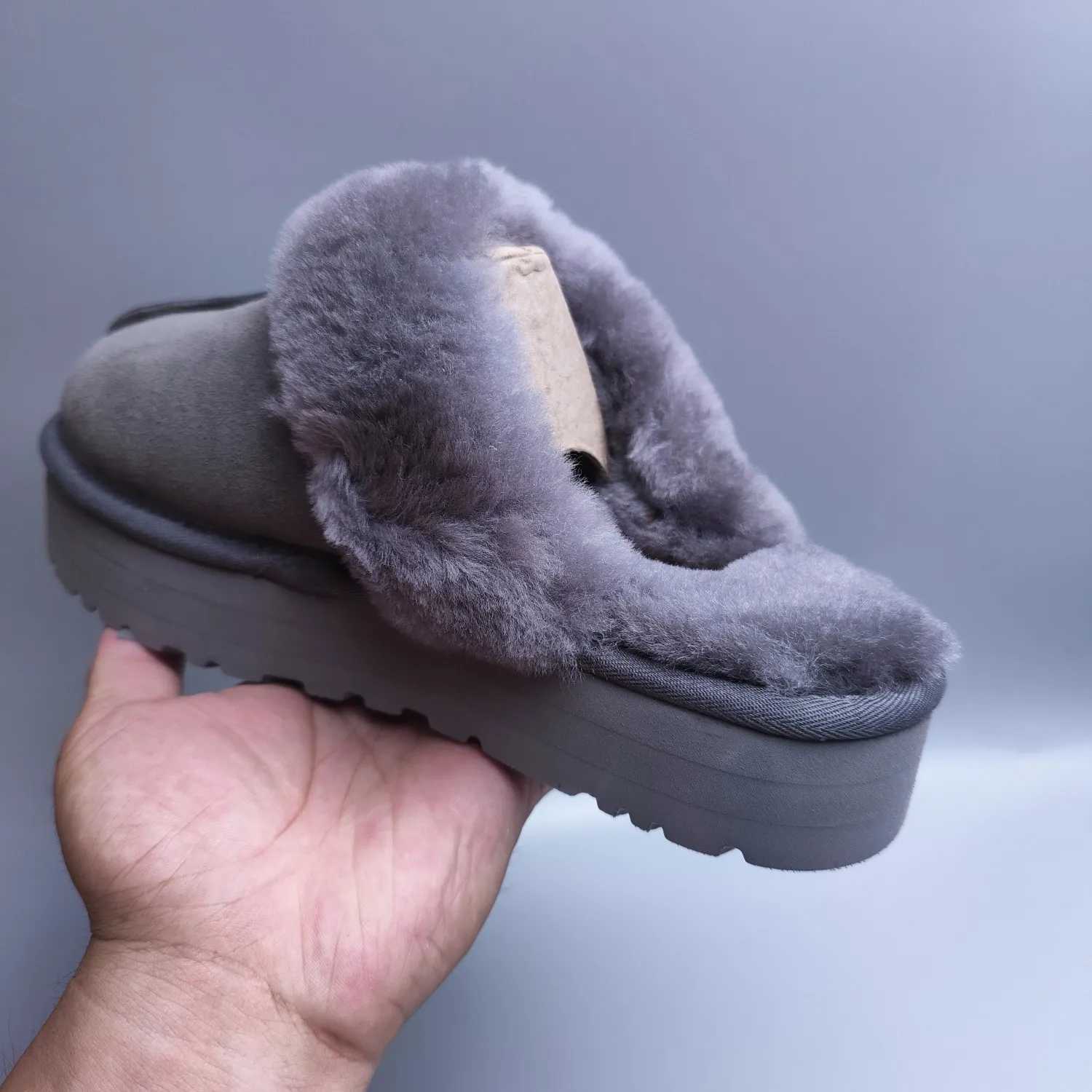💰440 UGG sheepskin all-in-one snow boots 2550 🔥Thick-soled wool slippers (star slippers plus version) are comfortable and can be worn at home. Wool slippers can be worn outside. Split cow upper, Longfeng moccasin wool lining. The original three-layer combination outsole is light and comfortable on the foot. Only the top version is made. The oil edge craftsmanship is exquisite! Color: maroon gray sand antelope brown black code number: 35-41